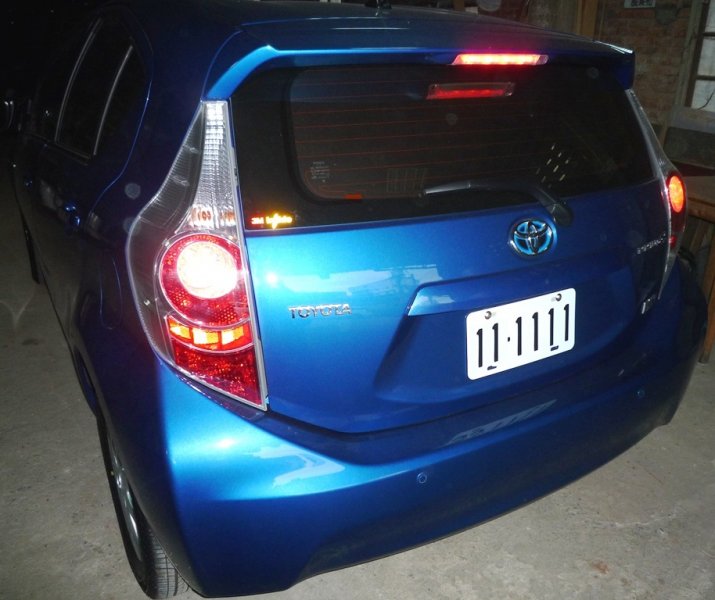 車身貼極光M10