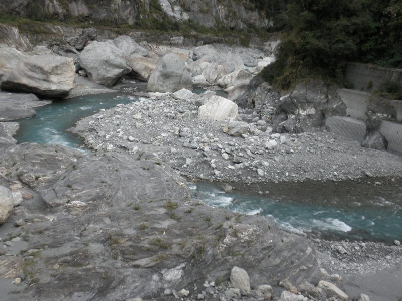 143.jpg