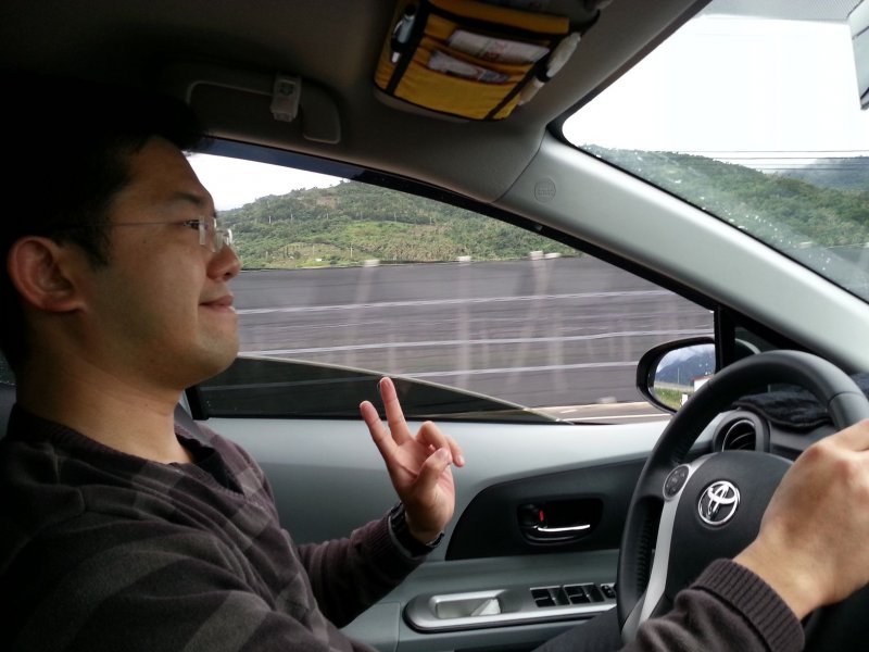 開車用藍芽，不做低頭族