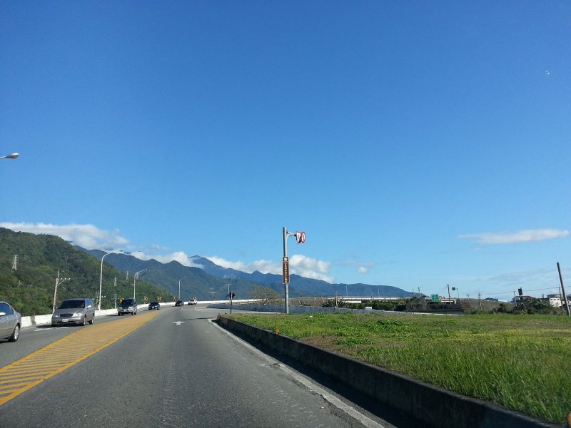 左邊有車…光復鄉