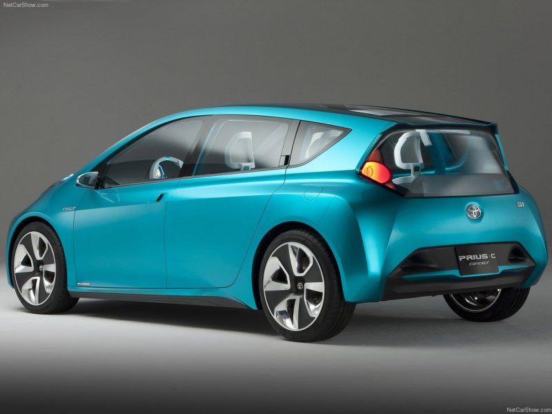 Toyota-Prius_C_Concept_2011_1280x960_wallpaper_07.jpg