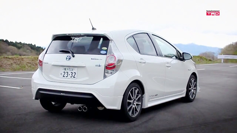 AQUA TRD Sportivo Version PV_HD_32132.jpg
