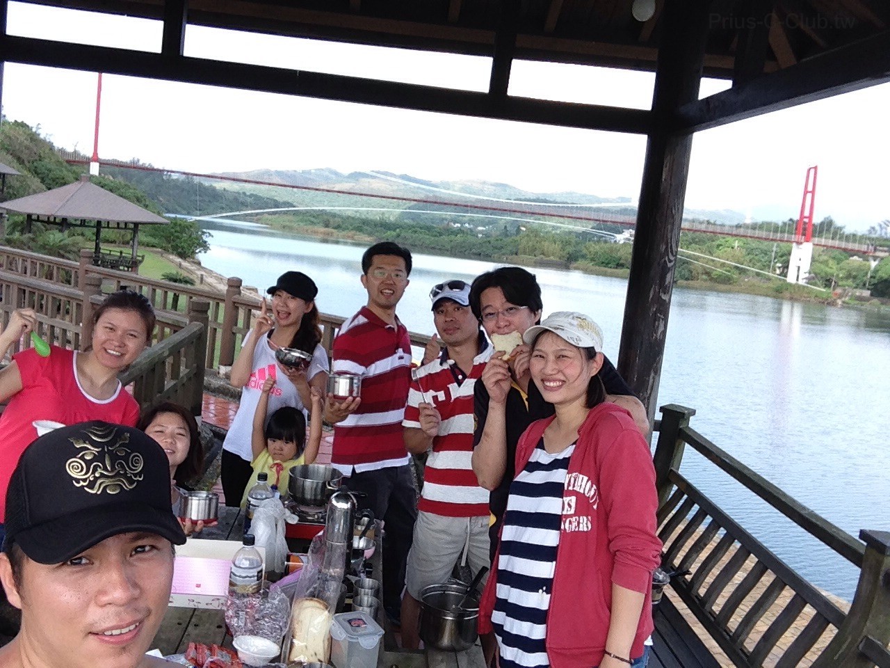 河濱早餐，超愜意