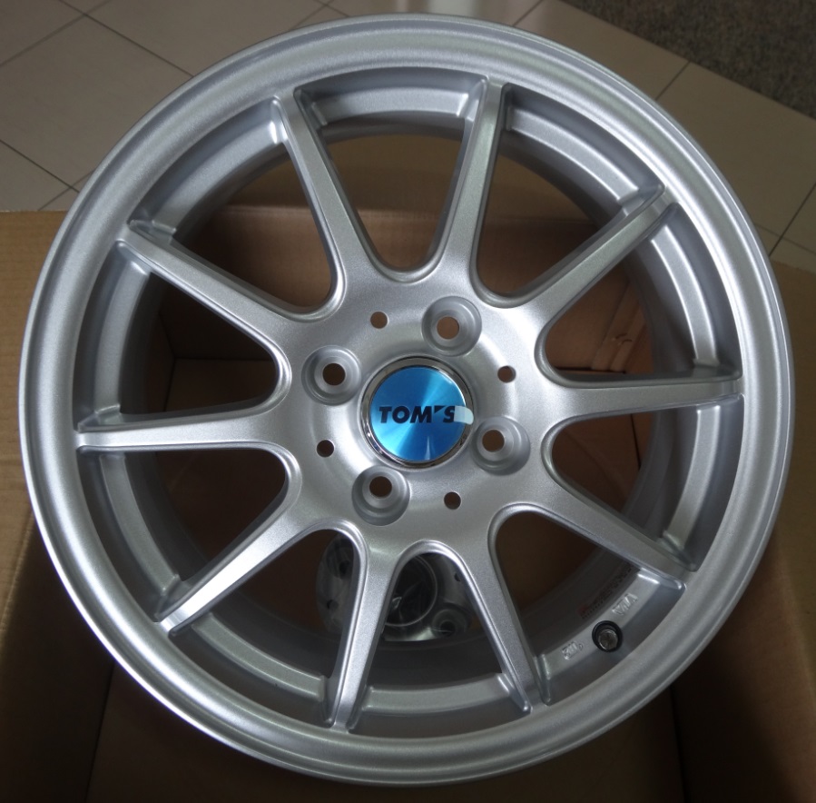 TOM'S鋁圈5.3KG 15*6J