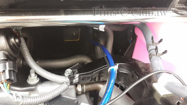 從這邊進入車內
