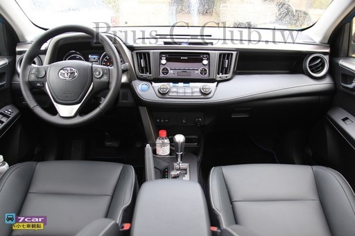 RAV4油電沒prius系列的油電特有大螢幕