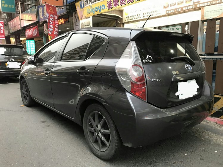 prius c