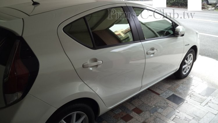 2015出廠 Prius C 蘊綠白