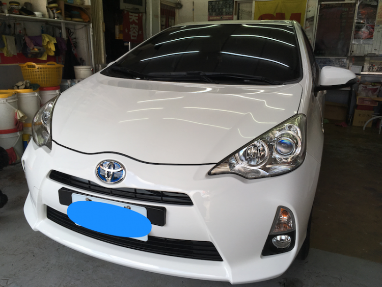 2014 Prius C 雪貂白