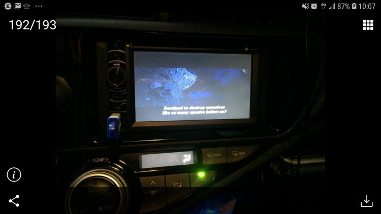 2015 白色 PRIUS